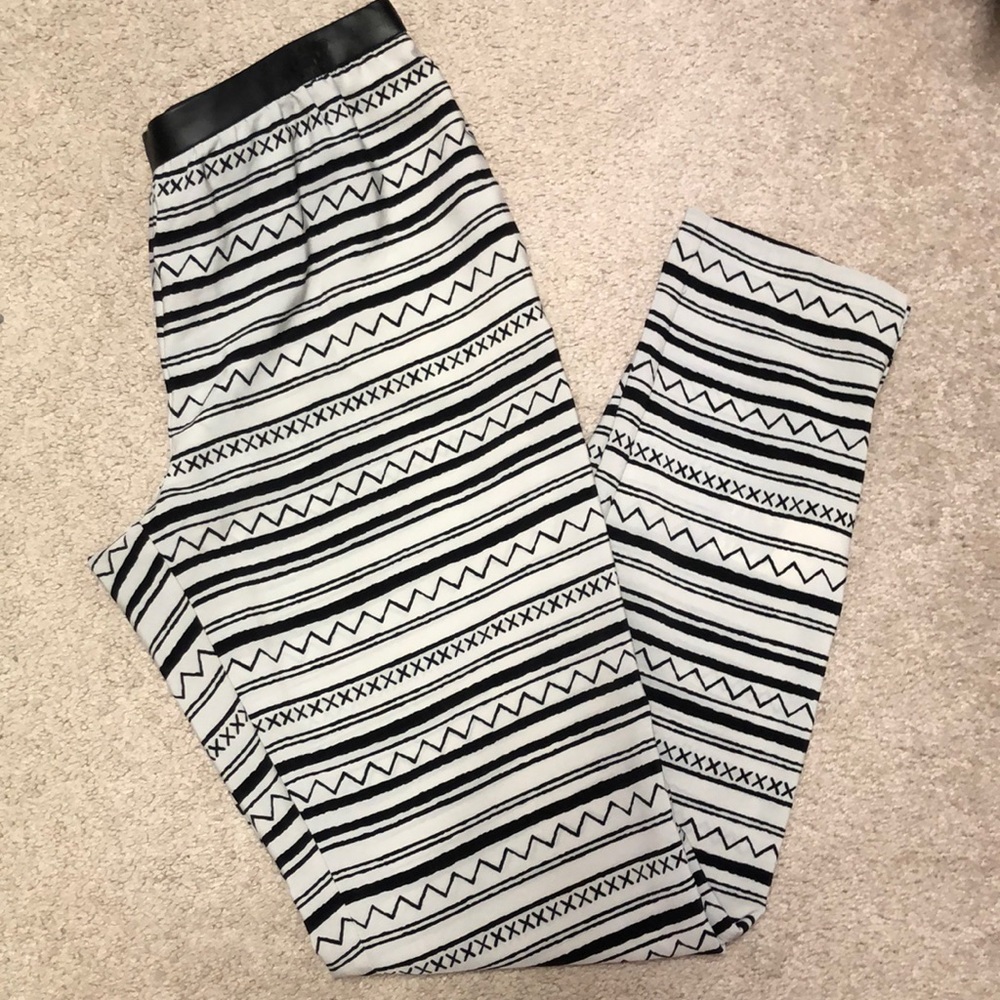 BCBGeneration fun patterned pants. Size M. Worn once!